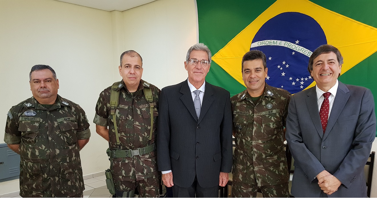 À partir da esquerda Coronel Hamaty, Coronel Luiz, General Modesto, General Tales Vilela e Fabio Ferreira